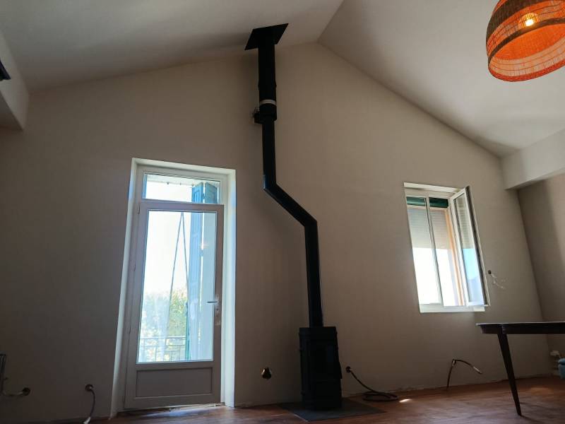 Pose de plafonds et doublage en placo dans une maison rénovée à Marseille 13009